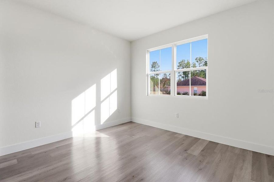 Spacious, unfurnished interior of a new home in , Ocala (Image 32).