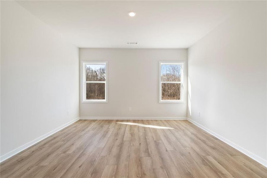 Spacious, unfurnished interior of a new home in Rosewood Lake Estates, Hoschton (Image 38).