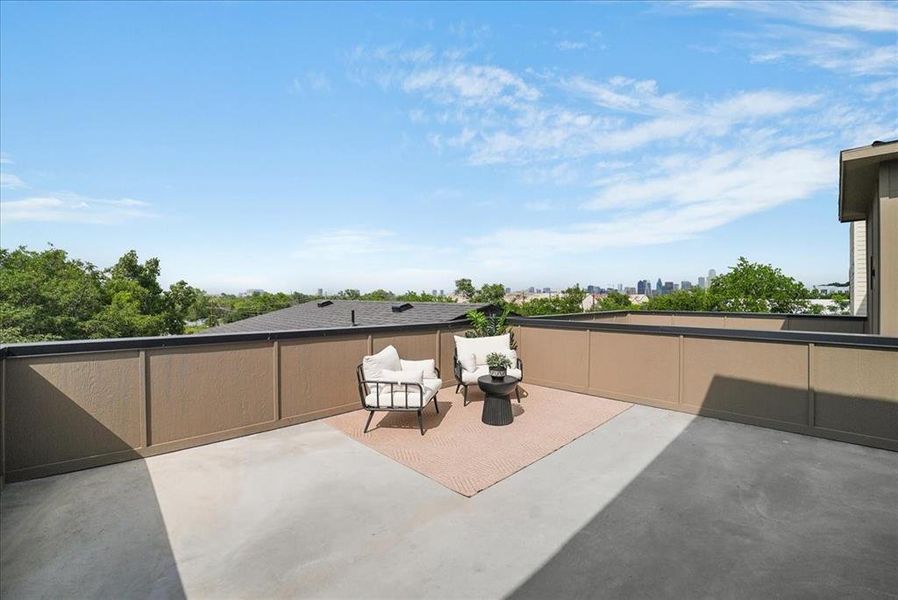 Exterior details and patio area of a home in , Dallas (Image 24).