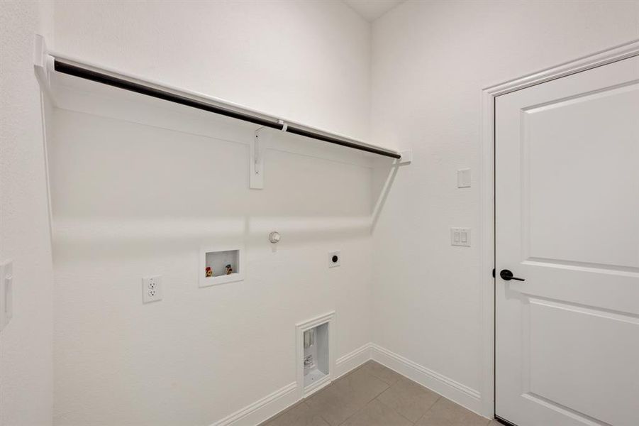 Spacious, unfurnished interior of a new home in Stone River Glen 50s, Royse City (Image 28).