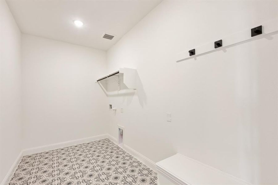 Spacious, unfurnished interior of a new home in Willow Wood Classic 50, McKinney (Image 29).