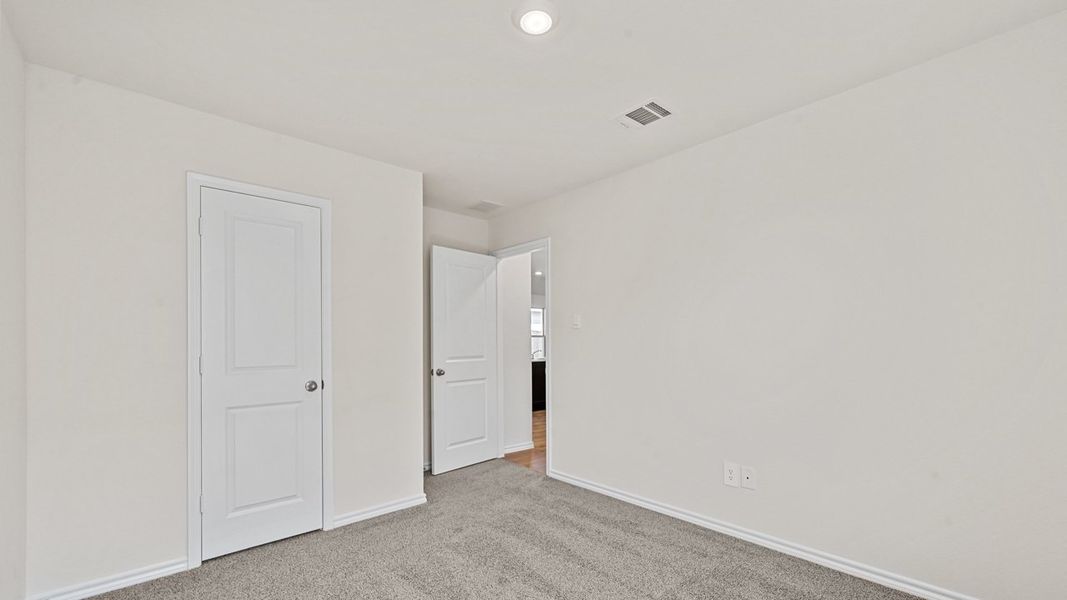 Spacious, unfurnished interior of a new home in Wildcat Ranch, Crandall (Image 32).