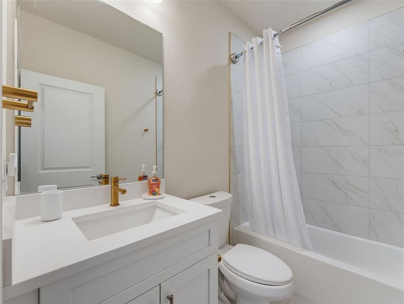 Furnished interior view inside a new home in , Clearwater (Image 40).