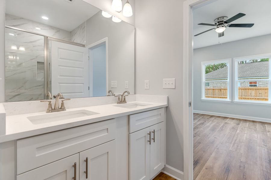 Furnished interior view inside a new home in Oak Hollow, Crestview (Image 12).