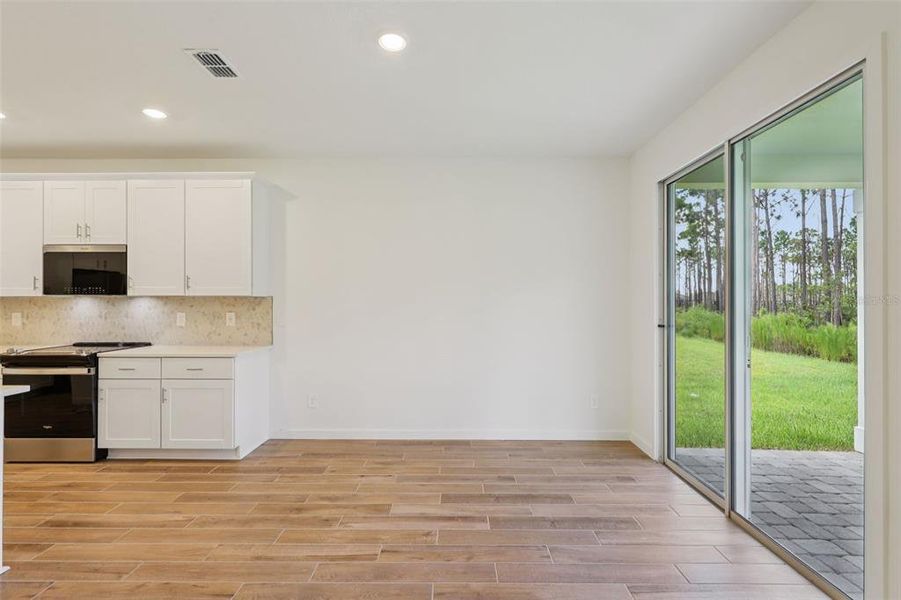 Spacious, unfurnished interior of a new home in Colbert Landings, Palm Coast (Image 29).