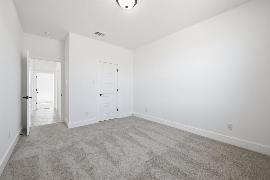 Spacious, unfurnished interior of a new home in Zion Valley, Poolville (Image 30).