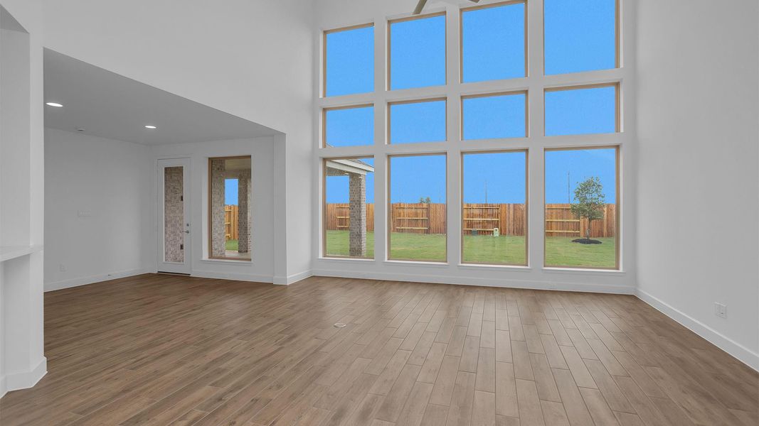 Image 24 of a home in Valencia 70'.