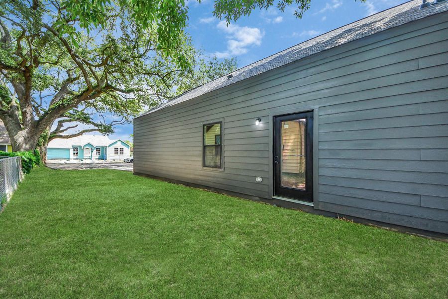 Front exterior of a new home in , Baytown, TX, highlighting curb appeal (Image 22).