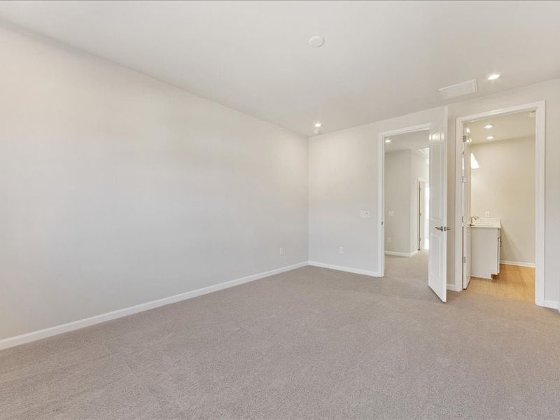Spacious, unfurnished interior of a new home in Fifteen 15 Cannon, Charlotte (Image 25).