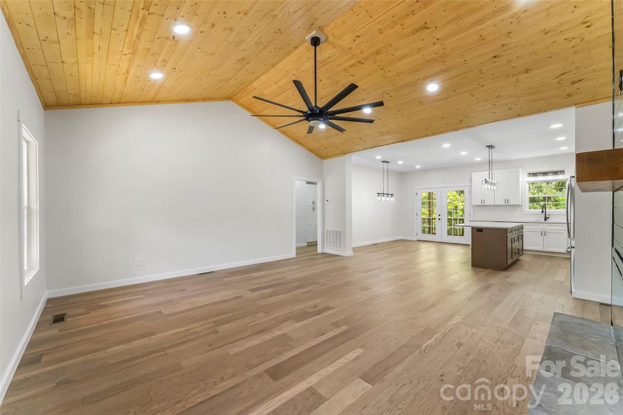 Spacious, unfurnished interior of a new home in , Marion (Image 17).