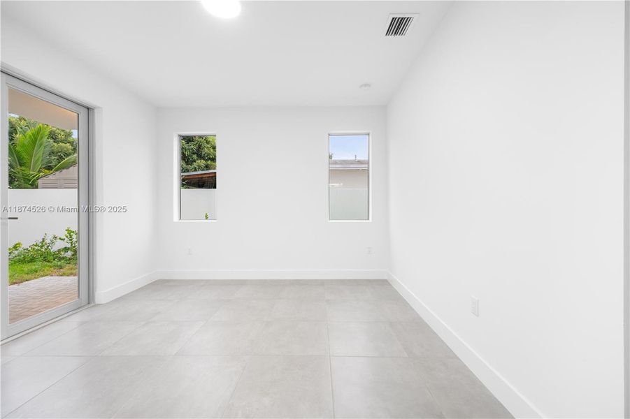 Spacious, unfurnished interior of a new home in , Miami (Image 45).