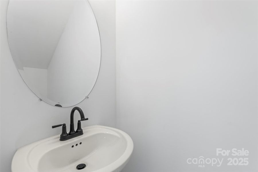 Image 21 of a home in .