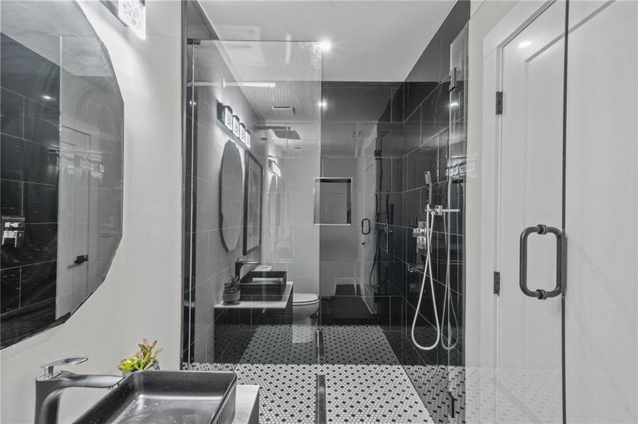 Furnished interior view inside a new home in , Atlanta (Image 38).