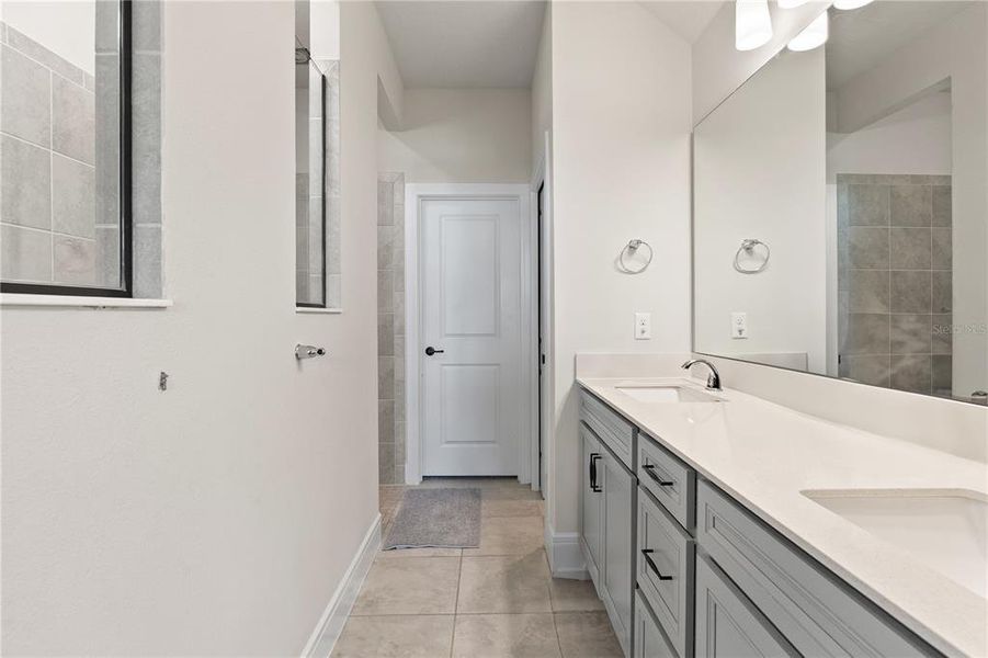 Furnished interior view inside a new home in , Apopka (Image 3).