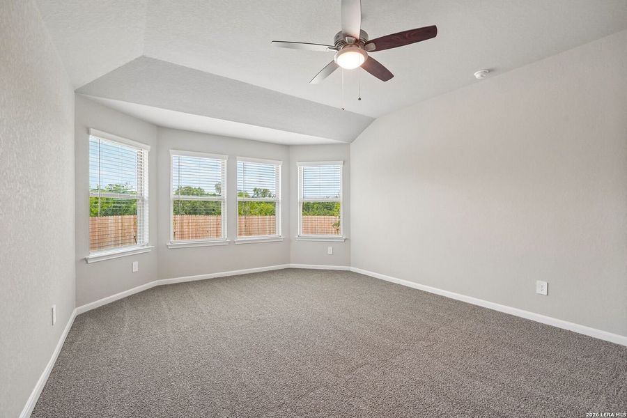 Spacious, unfurnished interior of a new home in , San Antonio (Image 24).