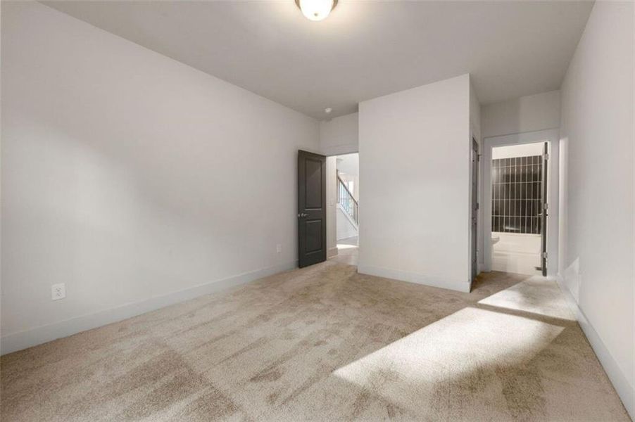 Spacious, unfurnished interior of a new home in Steeplechase, Hoschton (Image 31).