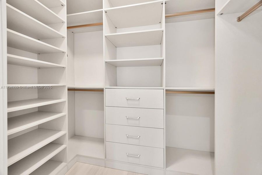 Image 28 of a home in .