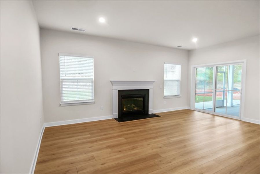Spacious, unfurnished interior of a new home in Canterbrook Farms Ranches, Fountain Inn (Image 13).