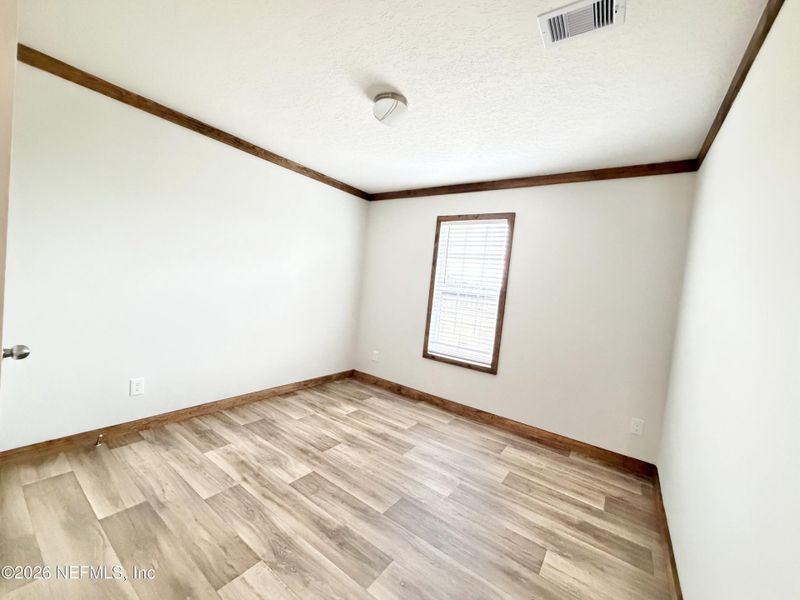 Spacious, unfurnished interior of a new home in , Brooker (Image 26).