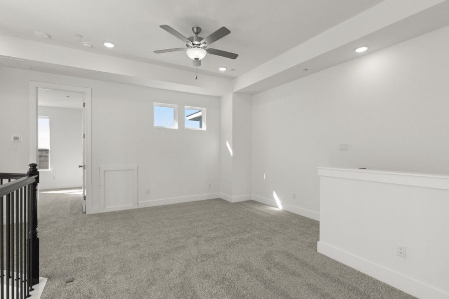 Spacious, unfurnished interior of a new home in Avery Centre, Round Rock (Image 20).