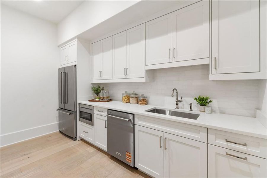 Furnished interior view inside a new home in , Alpharetta (Image 7).