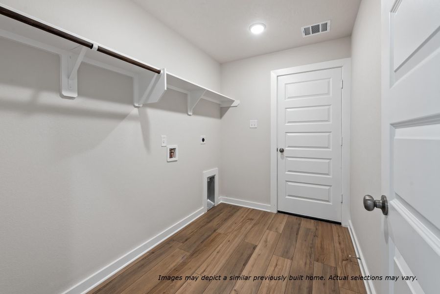 Spacious, unfurnished interior of a new home in Eagles Landing, Waco (Image 31).