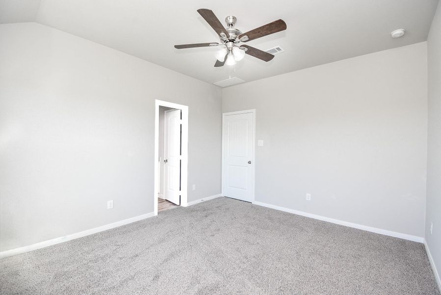 Spacious, unfurnished interior of a new home in , Palacios (Image 33).