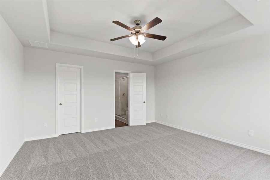 Spacious, unfurnished interior of a new home in Deer Creek, Fort Worth (Image 25). Spacious, unfurnished interior of a new home in Deer Creek, Fort Worth (Image 25).