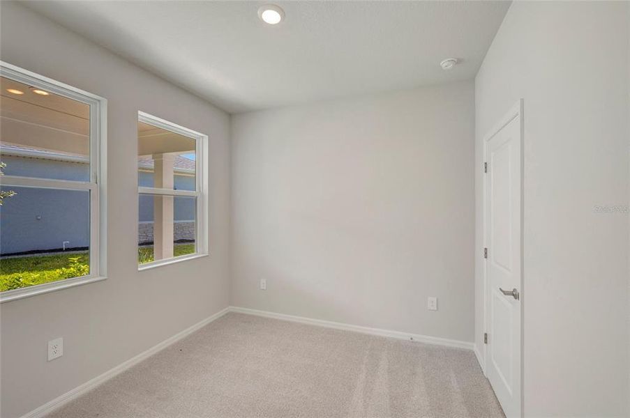 Spacious, unfurnished interior of a new home in Gracewater at Sarasota, Sarasota (Image 17).