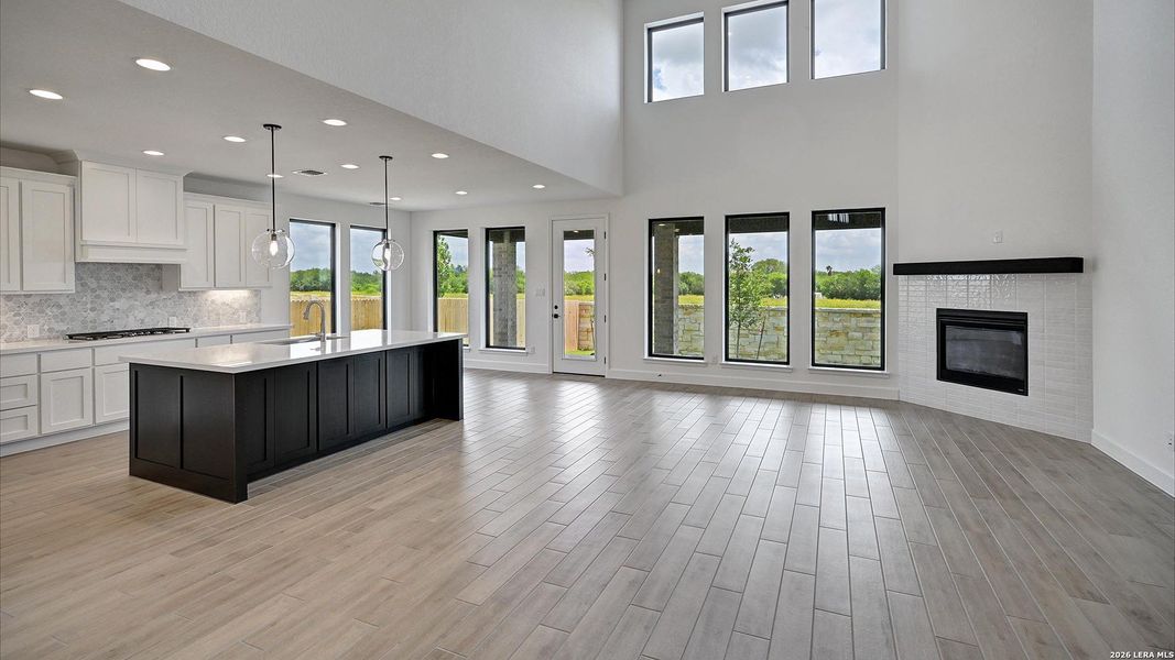 Spacious, unfurnished interior of a new home in Haby Hill, San Antonio (Image 21).