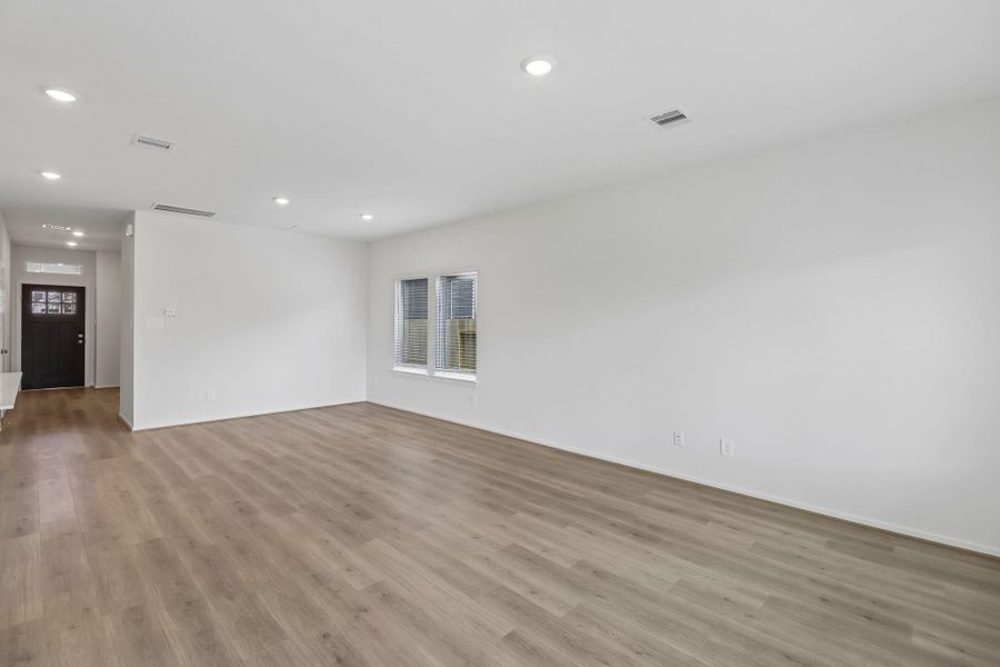 Spacious, unfurnished interior of a new home in Landing Meadows - Premier Series, New Caney (Image 28). Spacious, unfurnished interior of a new home in Landing Meadows - Premier Series, New Caney (Image 28).