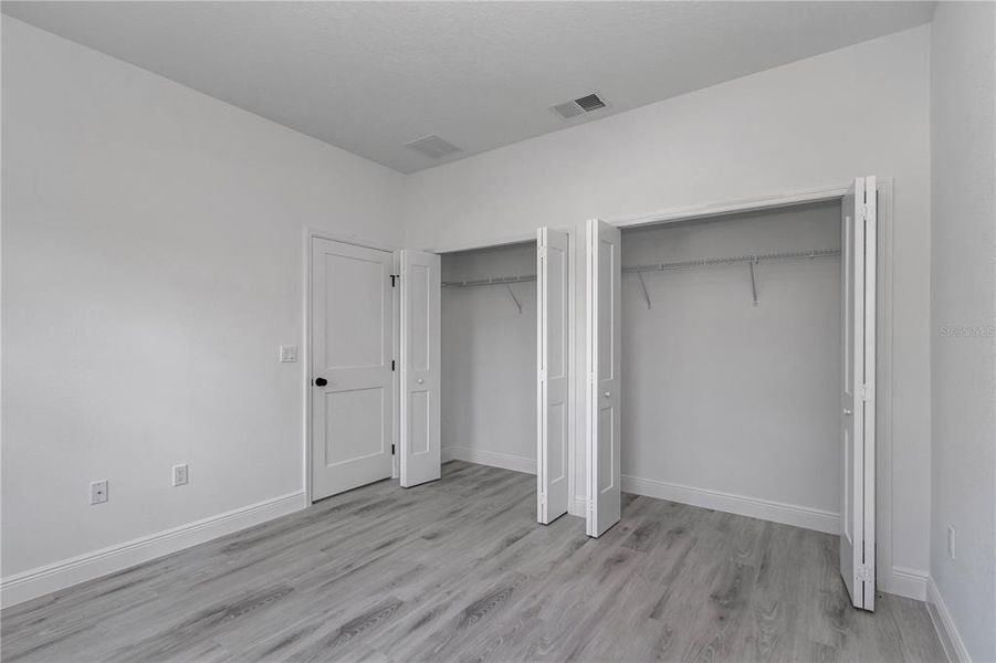 Spacious, unfurnished interior of a new home in , Citrus Springs (Image 39).