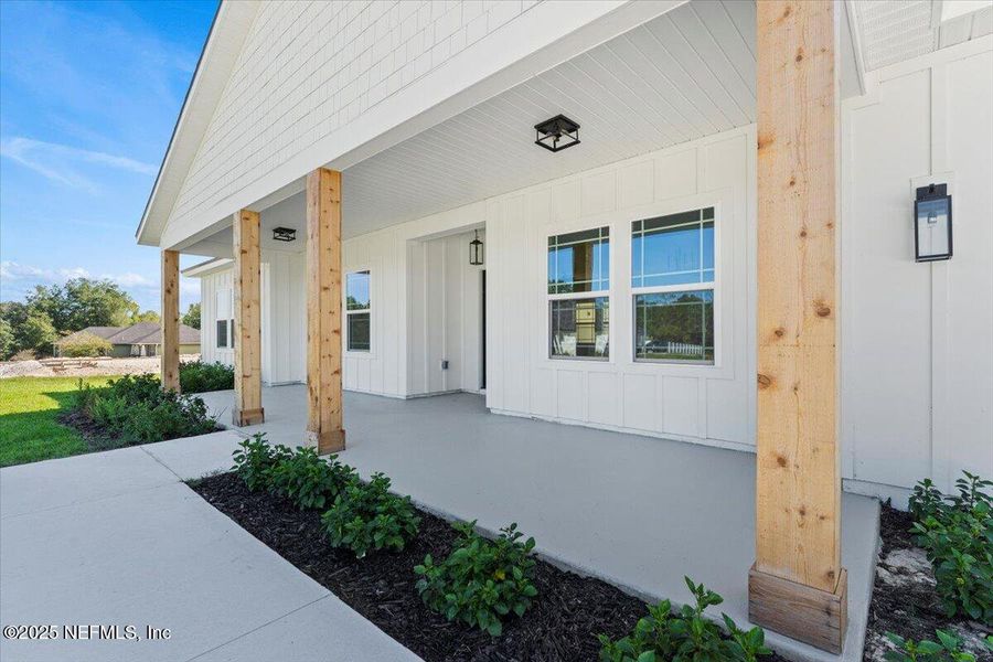 Exterior details and patio area of a home in , Keystone Heights (Image 27).