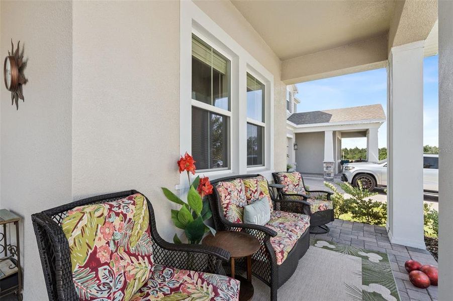 Exterior details and patio area of a home in , Winter Garden (Image 28).