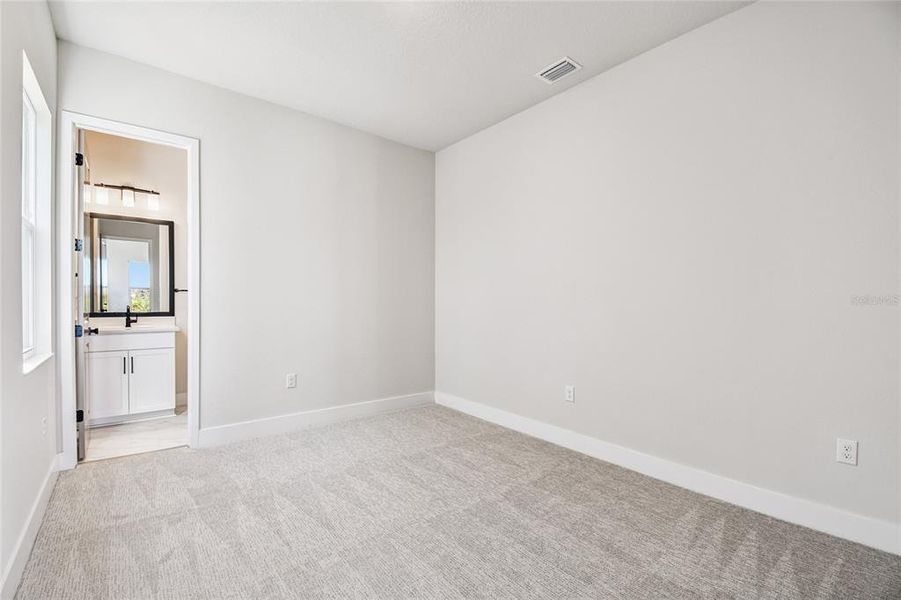 Spacious, unfurnished interior of a new home in Palmera Wellen Park - Classic Series, Venice (Image 28).