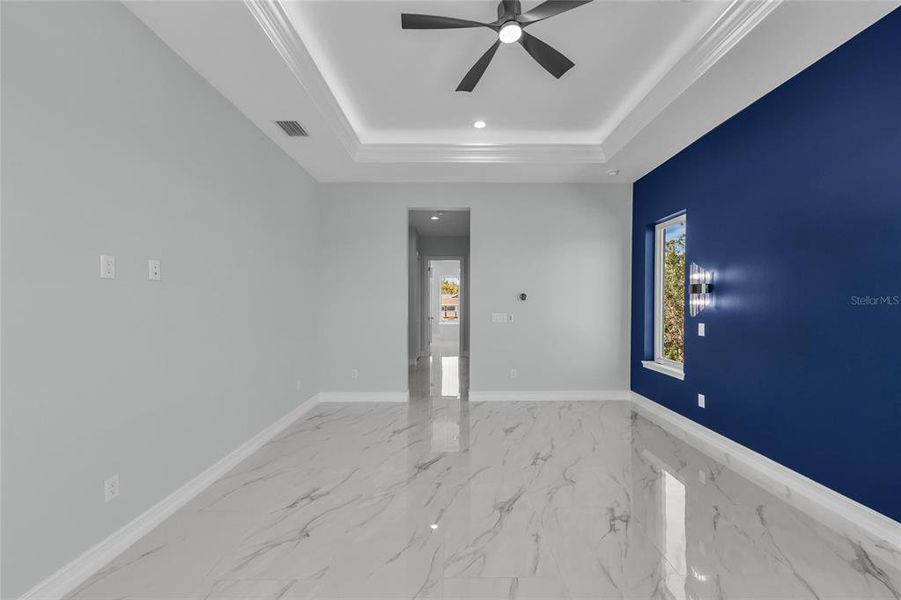 Spacious, unfurnished interior of a new home in , Punta Gorda (Image 38).