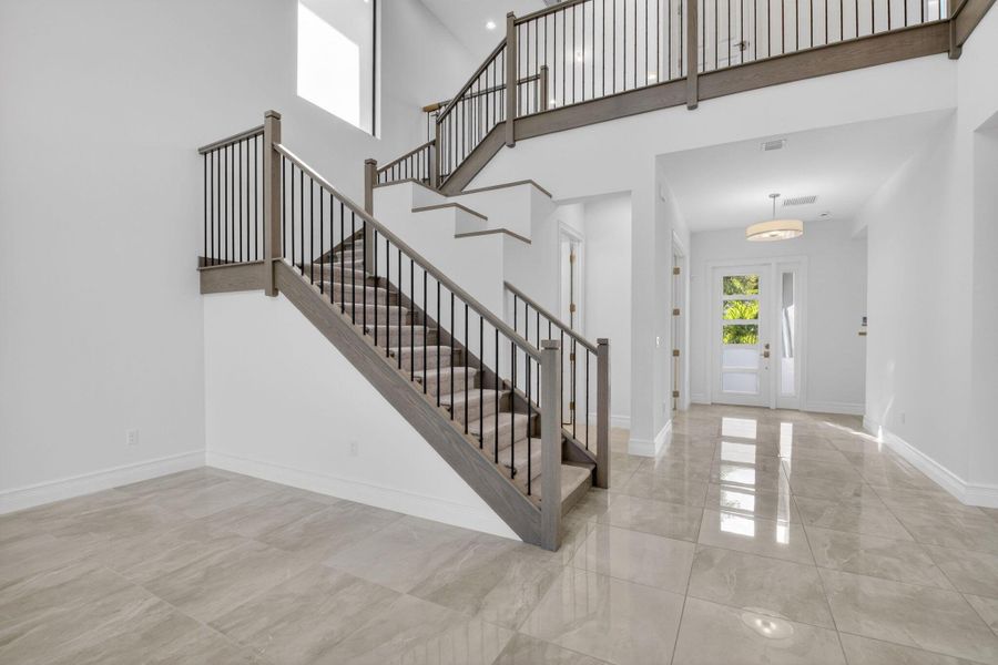 Spacious, unfurnished interior of a new home in , Boca Raton (Image 59).