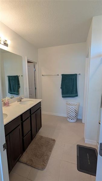 Furnished interior view inside a new home in North Park Isle, Plant City (Image 10).