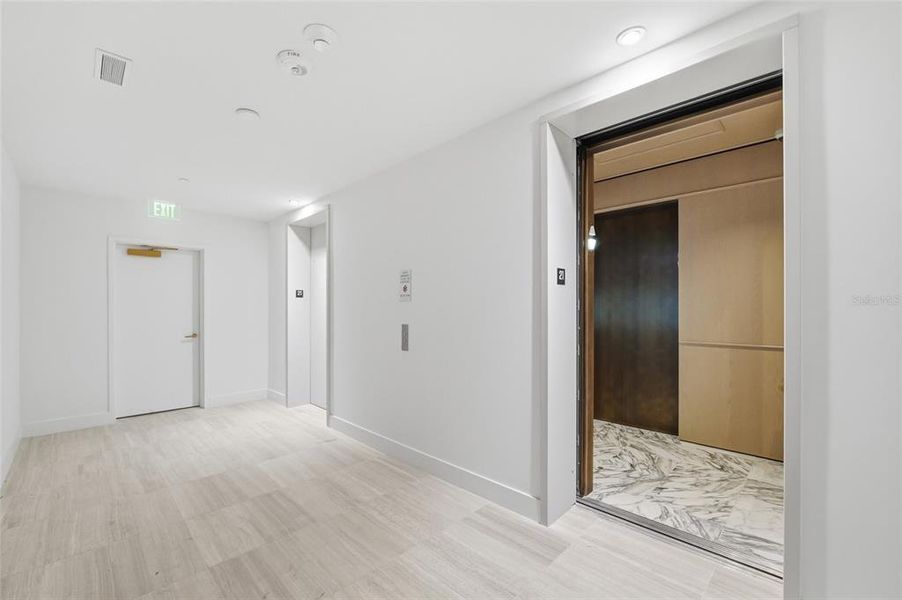 Spacious, unfurnished interior of a new home in , Tampa (Image 26).
