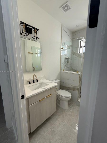 Furnished interior view inside a new home in , Punta Gorda (Image 14).