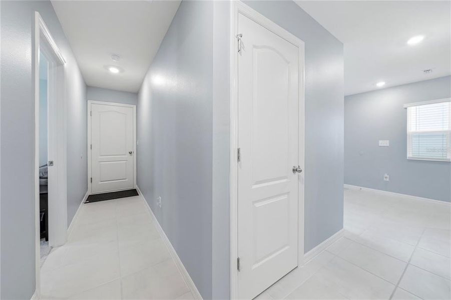 Spacious, unfurnished interior of a new home in Magnolia Creek, Riverview (Image 22). Spacious, unfurnished interior of a new home in Magnolia Creek, Riverview (Image 22).