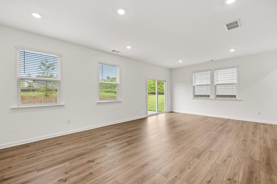 Spacious, unfurnished interior of a new home in Timber Ridge: Timber Ridge 42', Douglasville (Image 15). Spacious, unfurnished interior of a new home in Timber Ridge: Timber Ridge 42', Douglasville (Image 15).