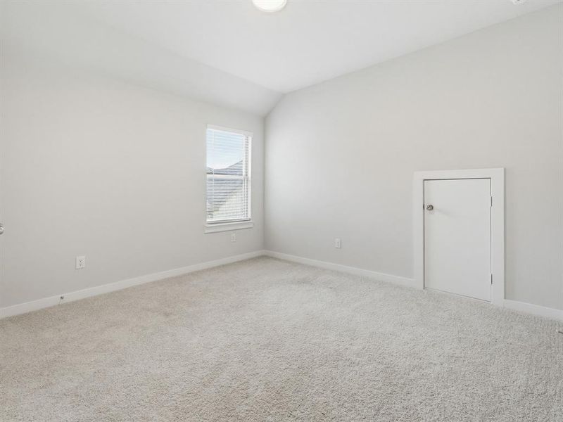 Spacious, unfurnished interior of a new home in Madero, Haslet (Image 24).