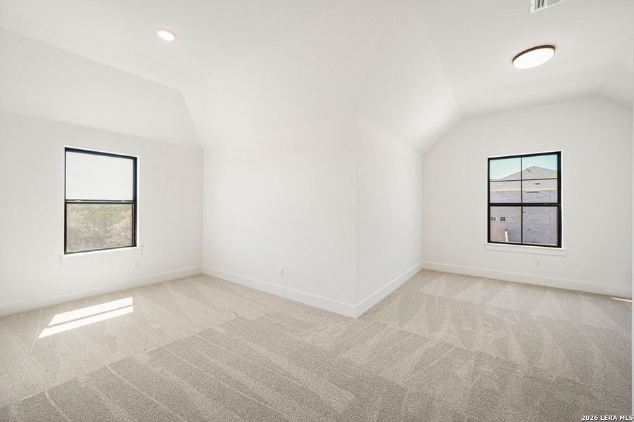 Spacious, unfurnished interior of a new home in La Cima, San Marcos (Image 24).