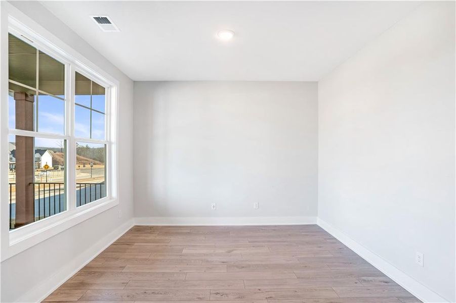 Spacious, unfurnished interior of a new home in , Gainesville (Image 20).