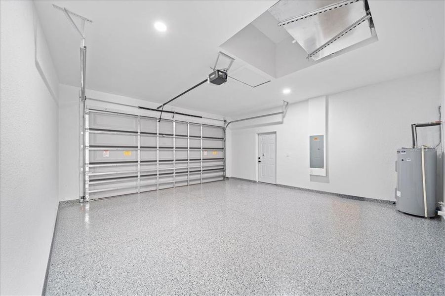 Spacious, unfurnished interior of a new home in , Lehigh Acres (Image 14).