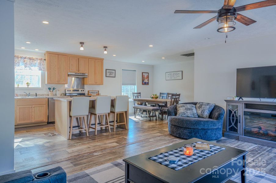 Image 37 of a home in .