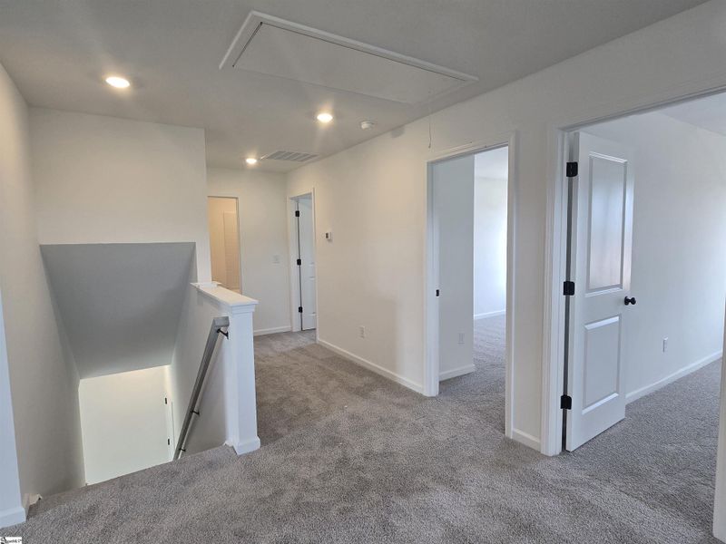 Spacious, unfurnished interior of a new home in Shiloh Trail, Wellford (Image 25).