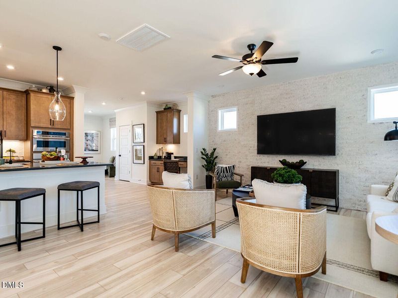 013-1280x960-living-room