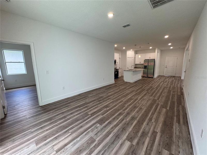 Spacious, unfurnished interior of a new home in , Ocala (Image 20).